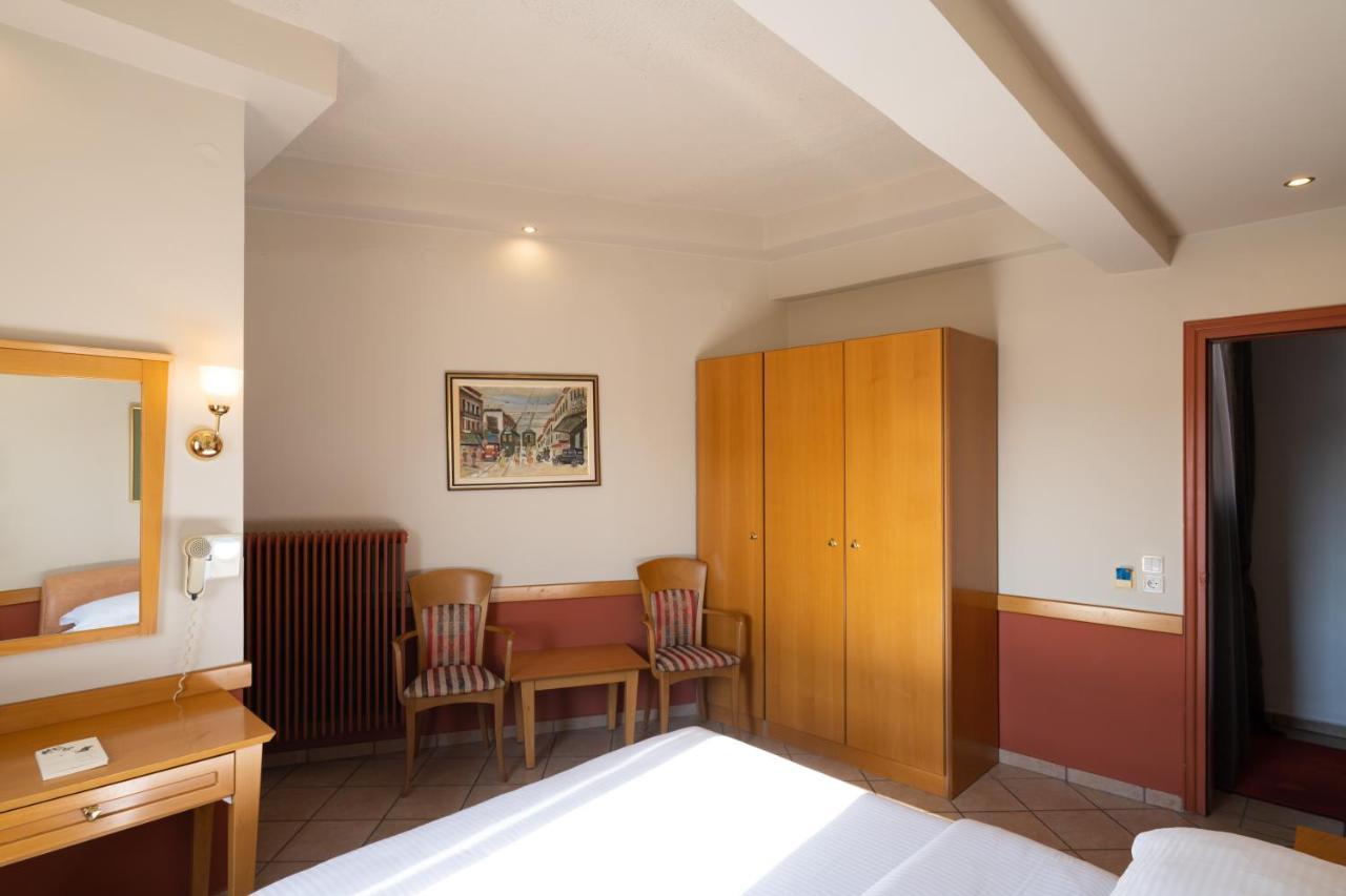 Hotel Ntinas Tríkala Esterno foto